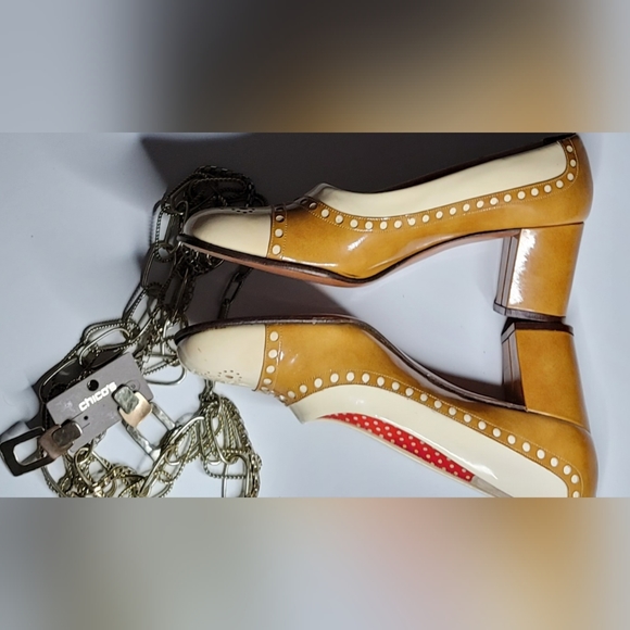 Museum Quality 1930s Patent Leather Owl face Detail pump shoe size 6.5 - Picture 3 of 16